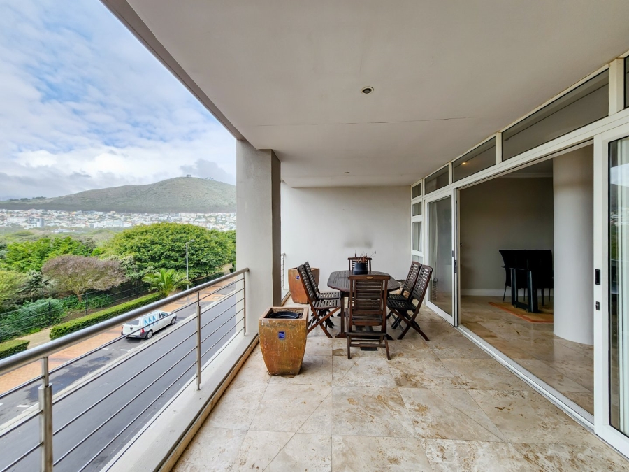 2 Bedroom Property for Sale in Mouille Point Western Cape